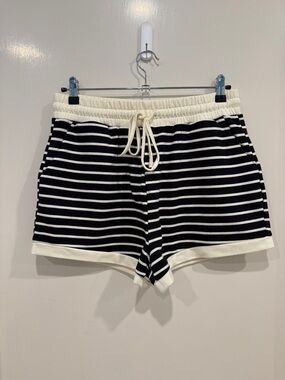 SEWN + SEEN Black & Cream Striped Shorts sz M NWOT